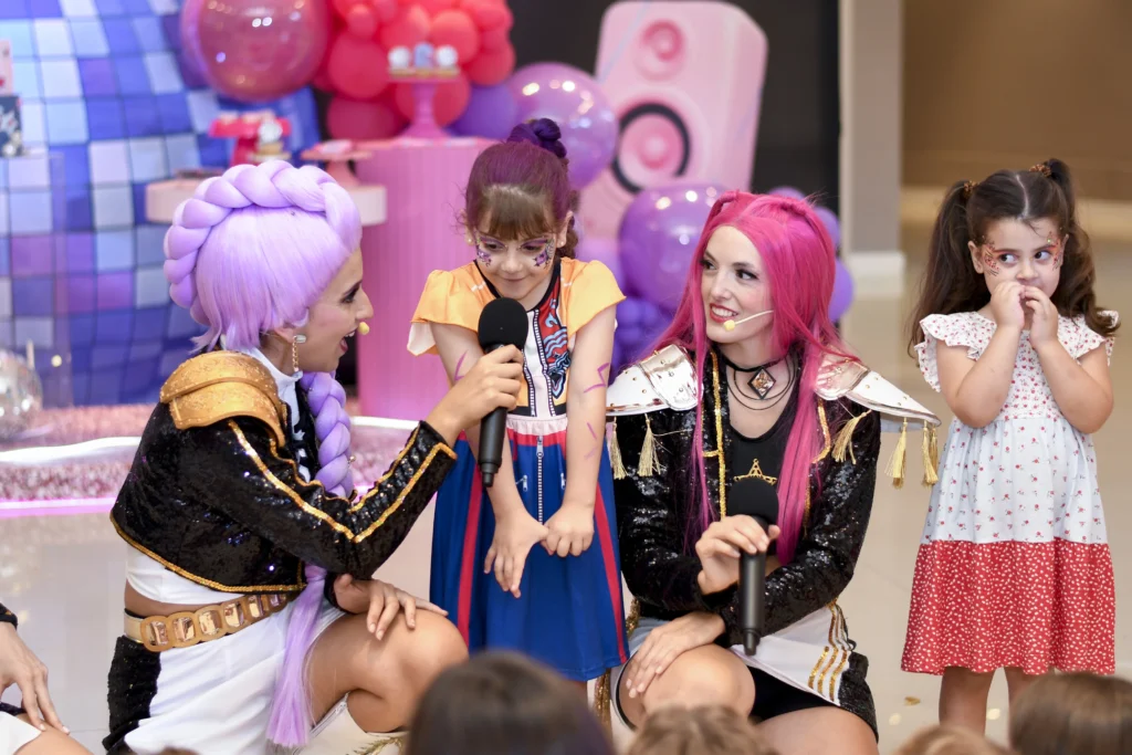 show huntrix guerreras k pop animaciones cumpleaños 1